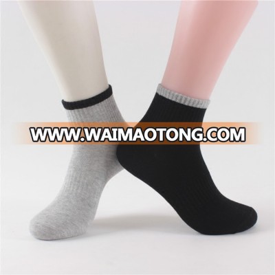 China Wholesale Custom Logo Work Cotton Socks Foromen Sport